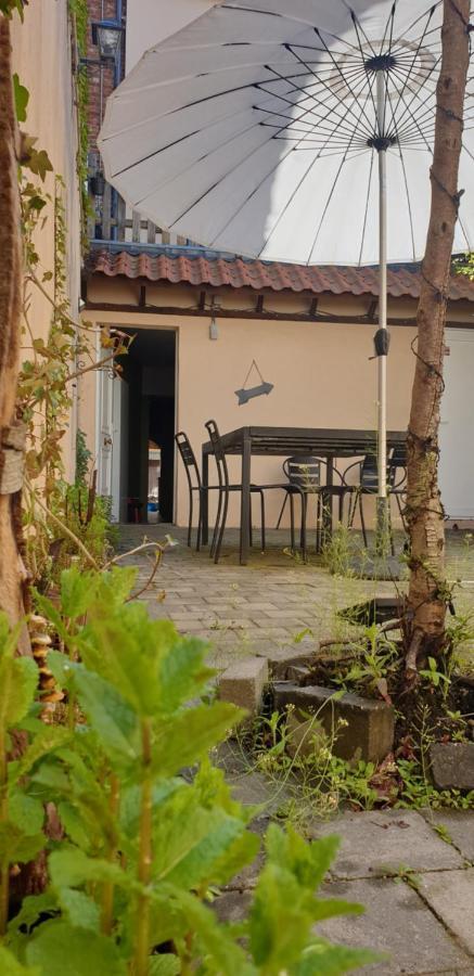 Le Patio Belle Maison En Plein Centre Ville, Avec Grande Terrasse Au Calme Bastogne Dış mekan fotoğraf